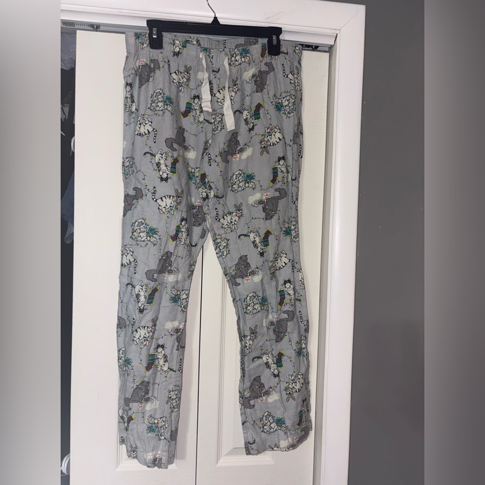 Old navy flannel pajamas